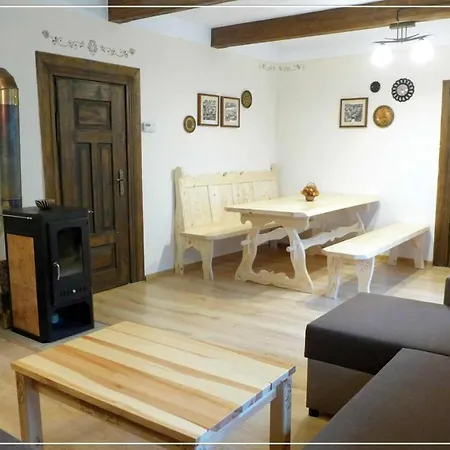 Przystanek - Caloroczny Prázdninový dům